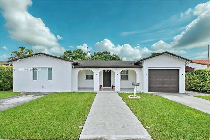 7420 SW 31st St  Miami FL 33155 photo