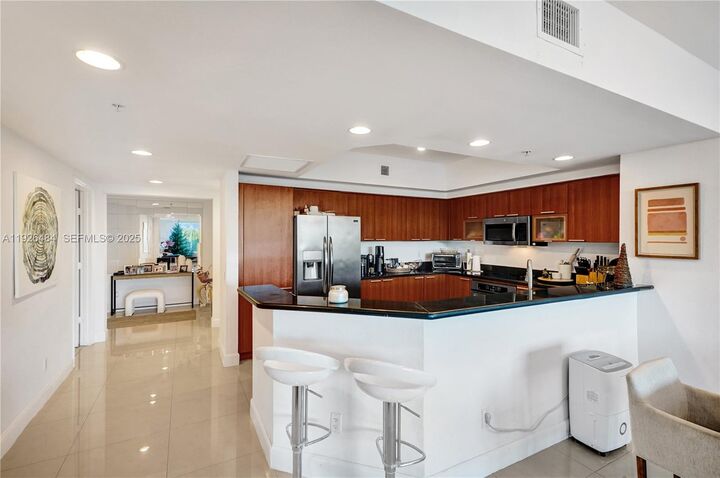 Property Photo:  14951 Royal Oaks Ln 401  FL 33181 