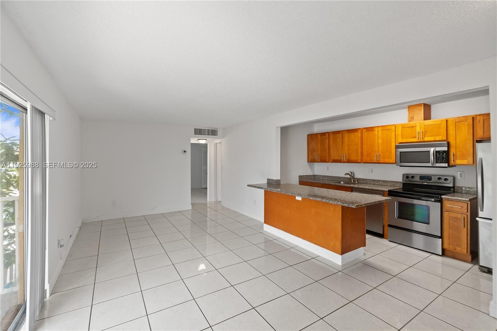 Property Photo:  4610 NW 79th Ave 2B  FL 33166 