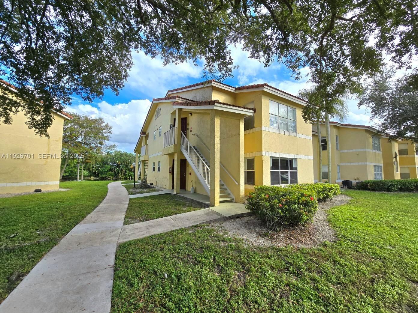 Property Photo:  13060 Vista Isles Dr 212  FL 33325 