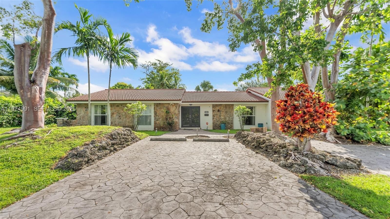 Property Photo:  9220 SW 94th Pl  FL 33176 