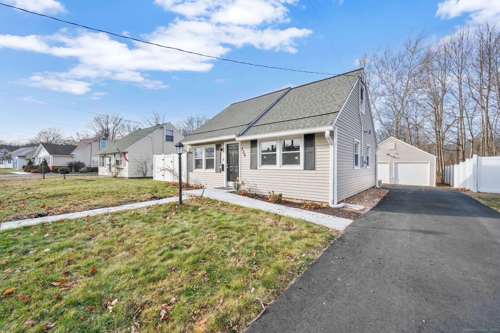 Property Photo: 380 Glen Hills Road CT 06451
