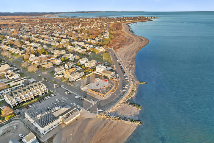 Property Photo:  44 Washington Parkway  CT 06615 