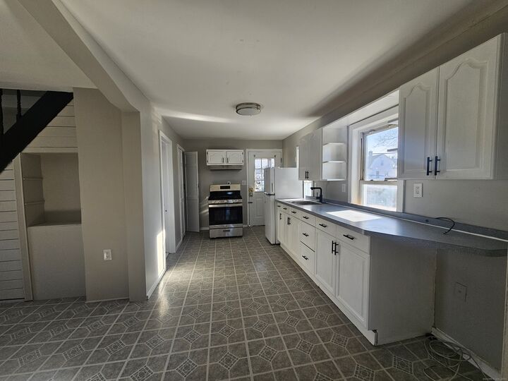 Property Photo: 370 Bruce Avenue CT 06615