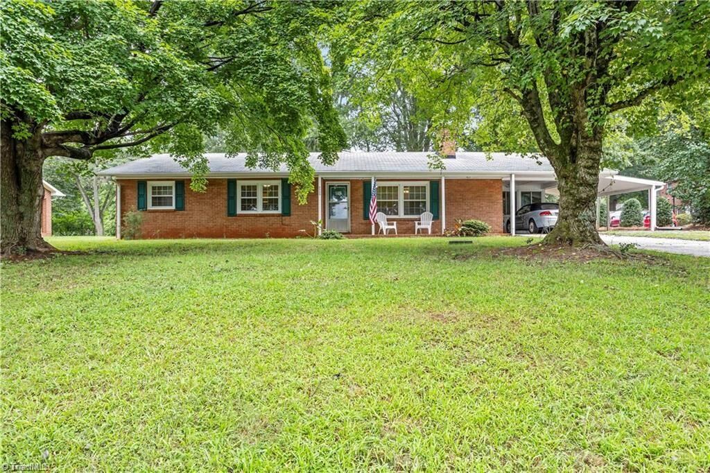 Property Photo: 3805 Littlebrook Drive NC 27012