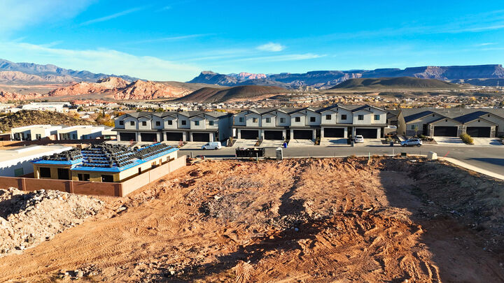 Property Photo:  2207 W 380 S 19  UT 84737 