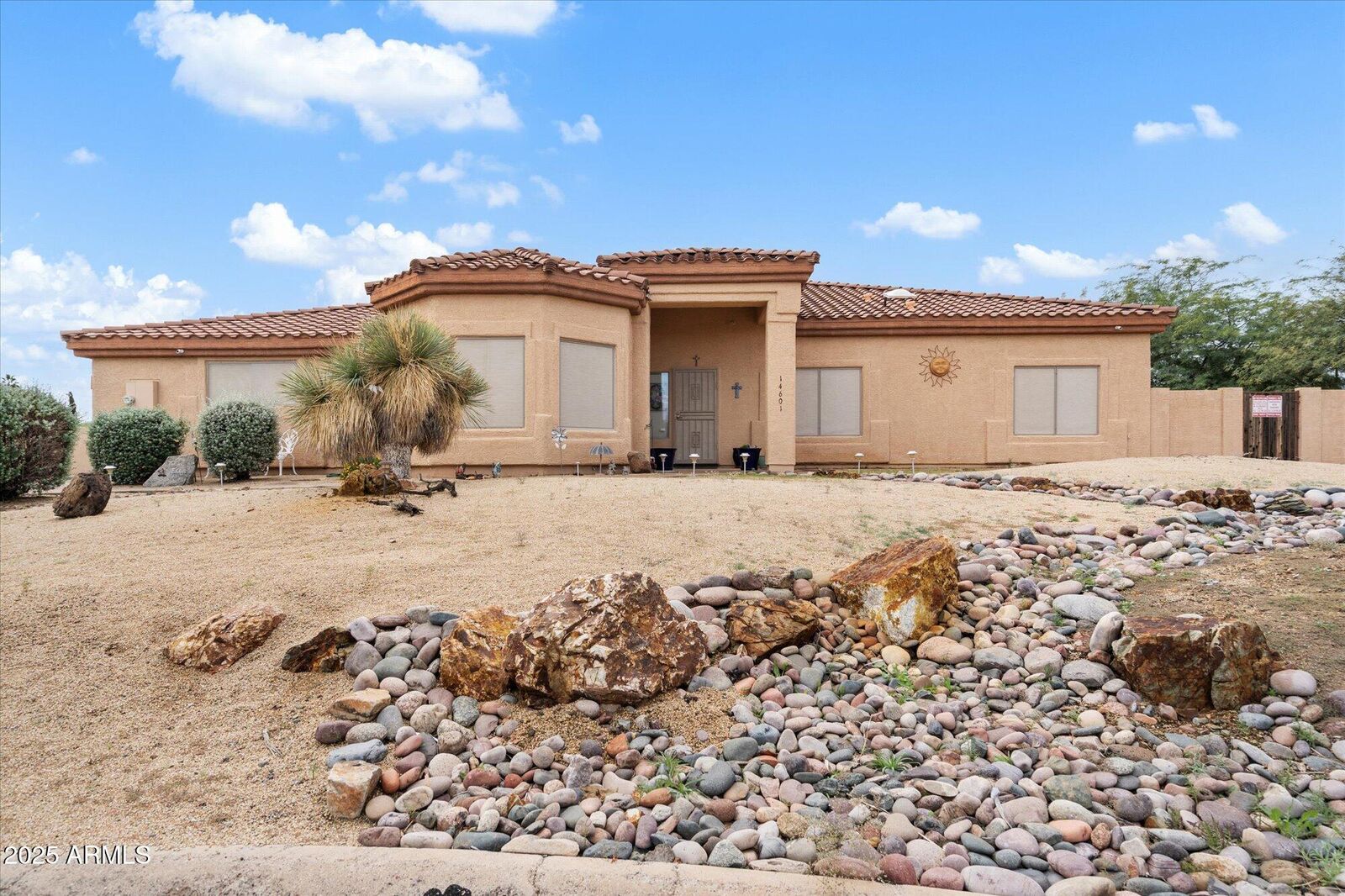 Property Photo:  14601 N Dickens Court  AZ 85268 