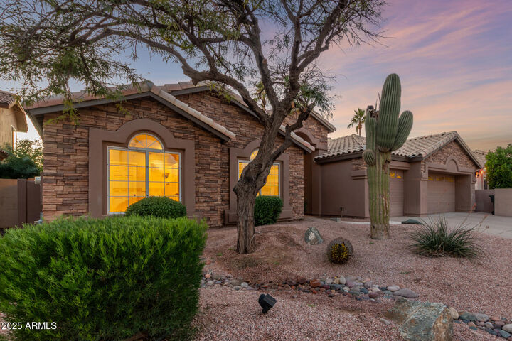 Property Photo:  16038 S 35th Way  AZ 85048 