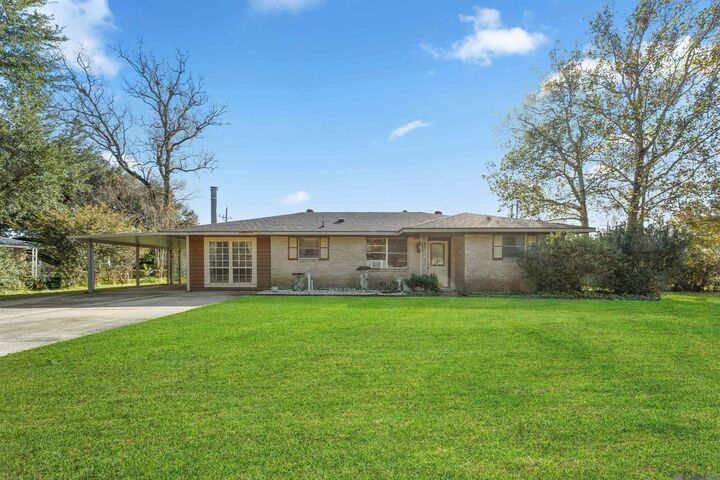 Property Photo:  3952 Chestnut St  LA 70791 