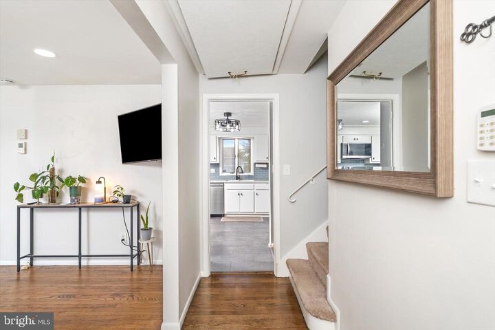 Property Photo:  90 Hempstead Road  NJ 08610 