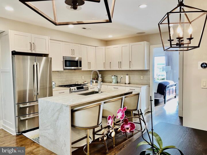 Property Photo:  711 Jackson Street NE 3  DC 20017 