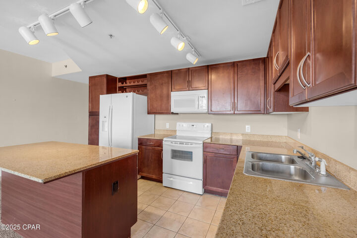 Property Photo: 9902 S Thomas Drive 935 FL 32408