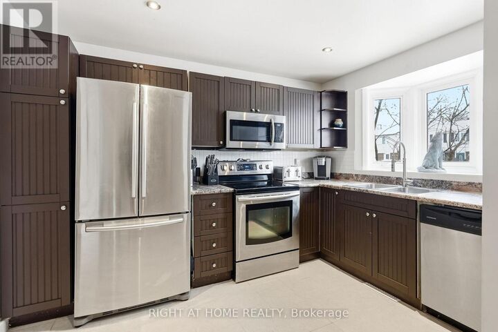 Property Photo: 1633 Lafrance Drive ON K1E 2L7