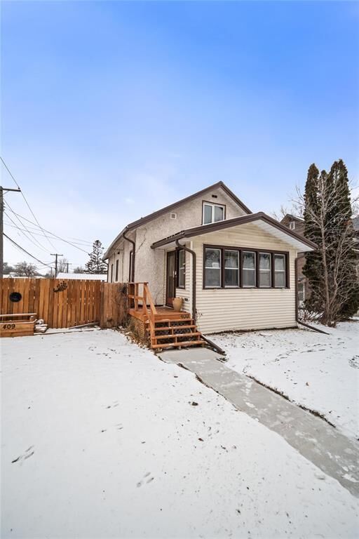 Property Photo: 409 Winona Street MB R2C 2N5