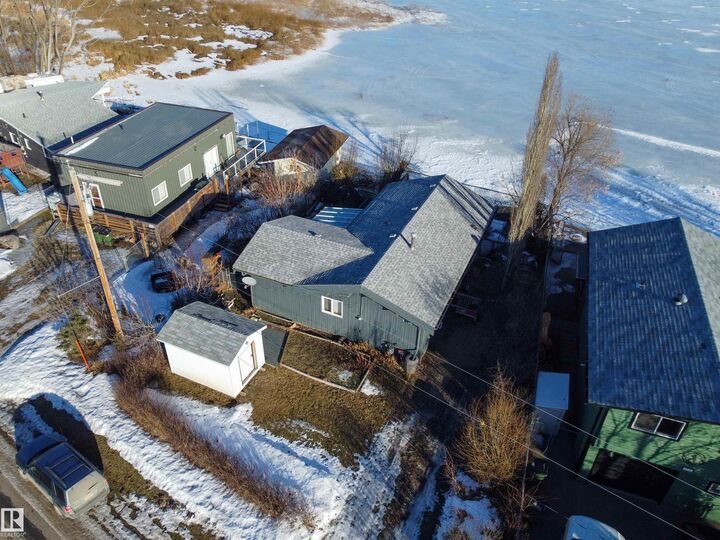 Property Photo:  6818 50 Avenue  AB T0E 0A0 