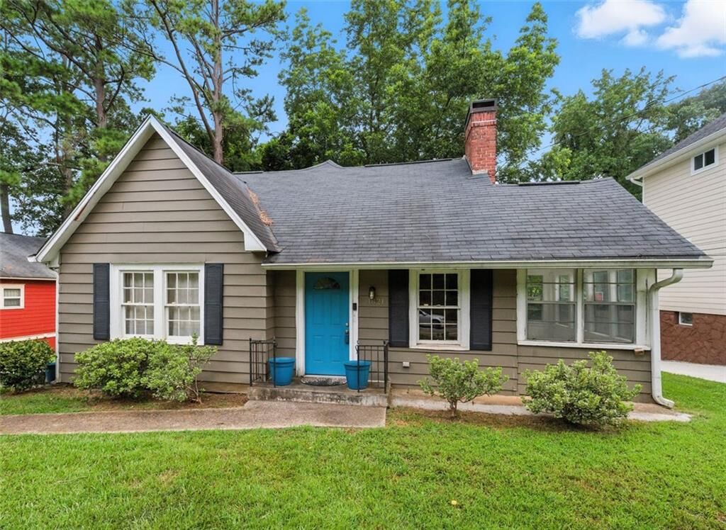 Property Photo: 1821 Avon Avenue SW GA 30311