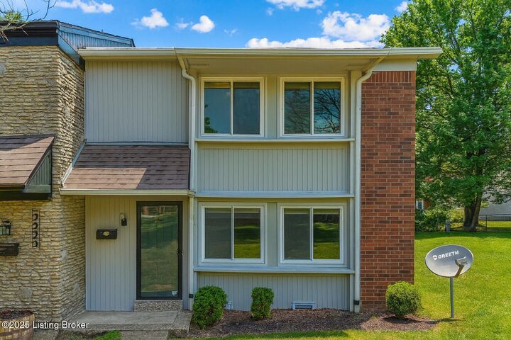 Property Photo: 2925 Six Mile Ln KY 40220