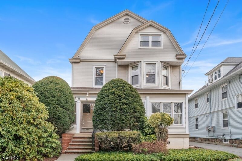 Property Photo:  16 Hanford Pl  NJ 07006 