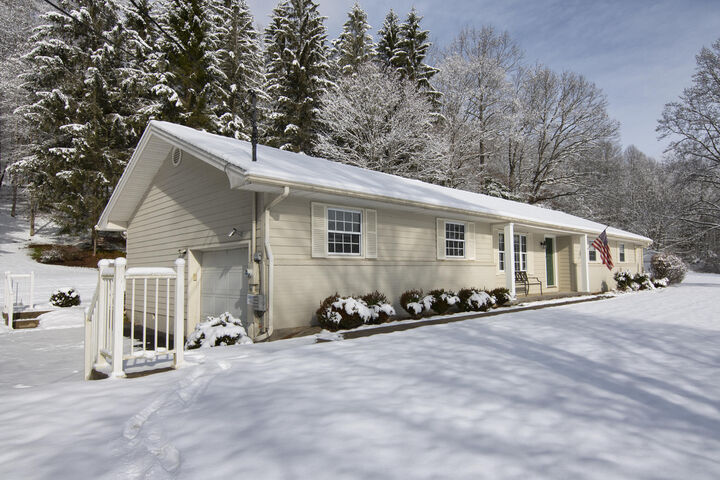 Property Photo: 802 S Sewell St WV 25962