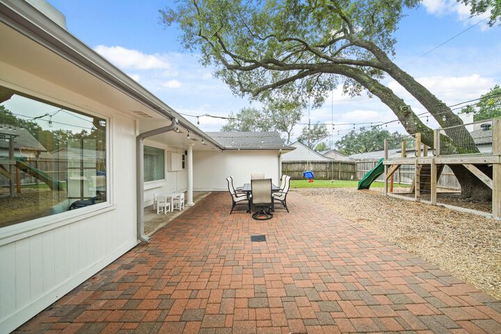 Property Photo: 3019 Riata Lane TX 77043