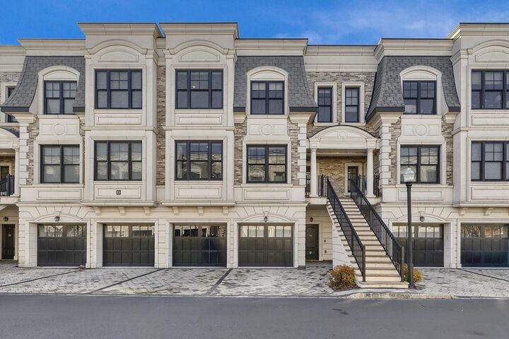 Property Photo:  44 Marquis Court  NJ 07020 