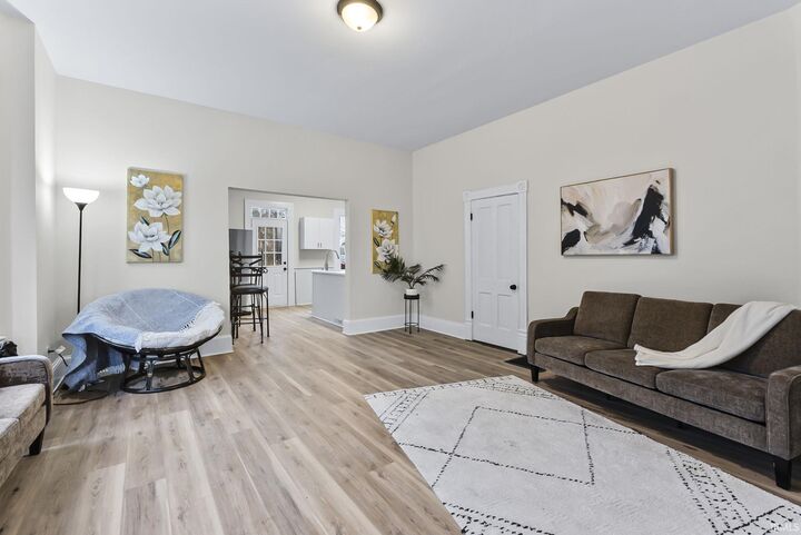 Property Photo: 1514 E Creighton Avenue IN 46803-3505