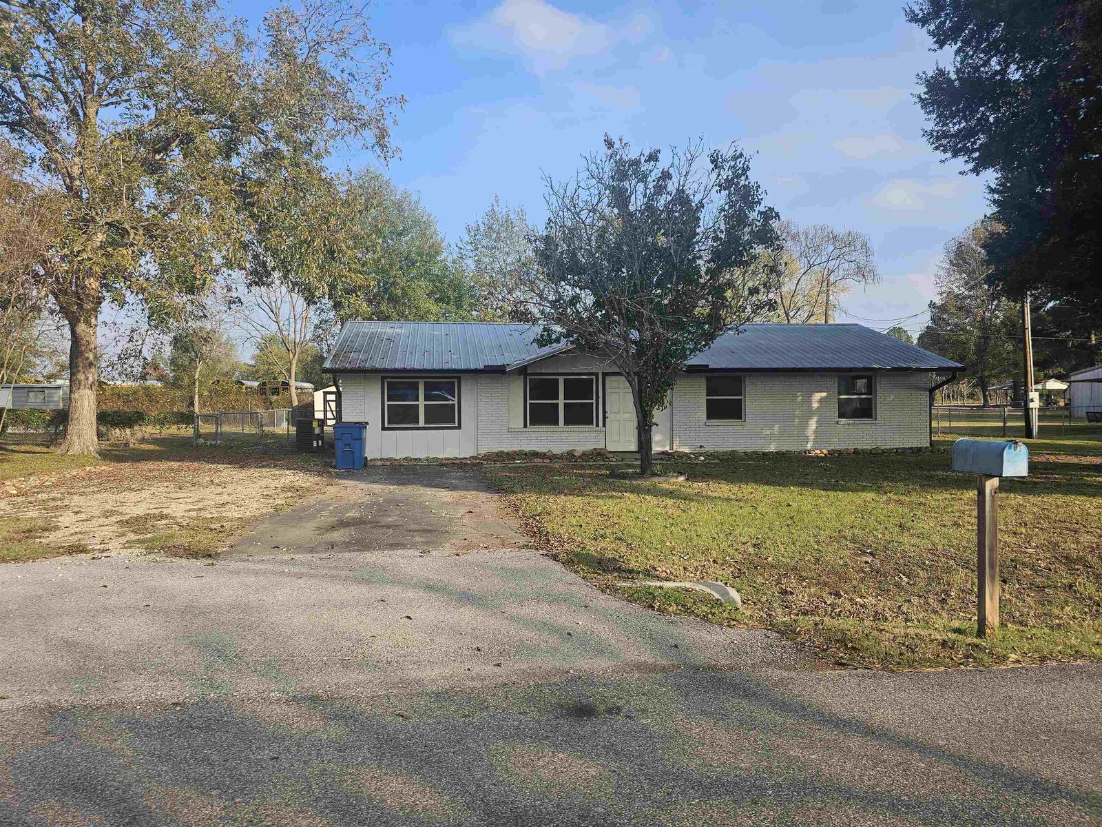 Property Photo:  109 Tomie  TX 75783 