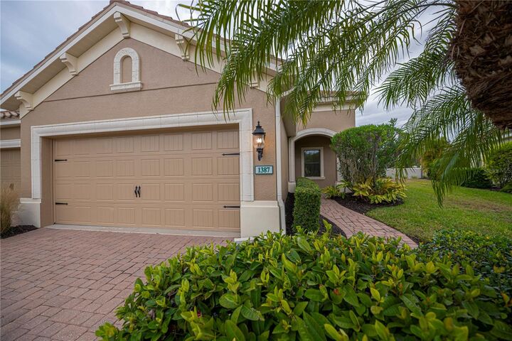 Property Photo:  1387 Backspin Drive  FL 34223 