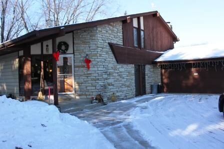 Property Photo:  W279n5041 S Courtland Cir  WI 53072 