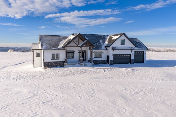 Property Photo: 1265 NW 42L Ave Pheasants Point Subdivision ND 58540