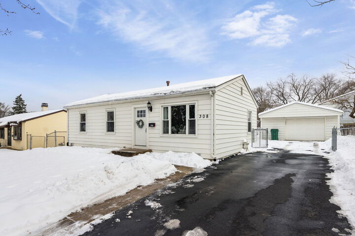Property Photo:  308 Macgregor Road  IL 60441 