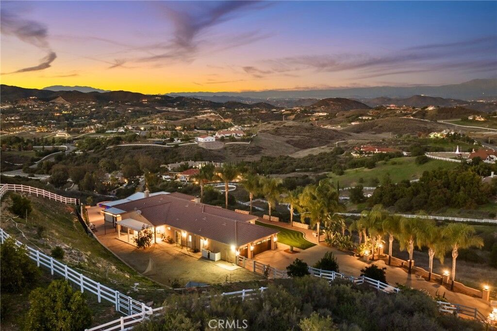 Property Photo: 40055 Valle Vista CA 92562