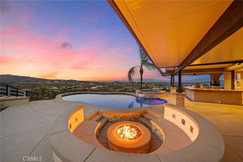 Property Photo: 40055 Valle Vista CA 92562