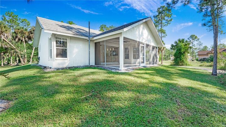 Property Photo: 3590 10th Avenue NE FL 34120