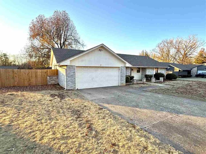 Property Photo:  2000 El Camino  OK 74604 