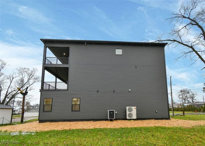 Property Photo: 557 Lexington Avenue OH 43076