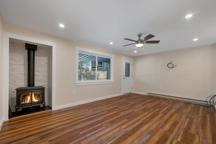 Property Photo:  10 Chippewa Way  NH 03215 