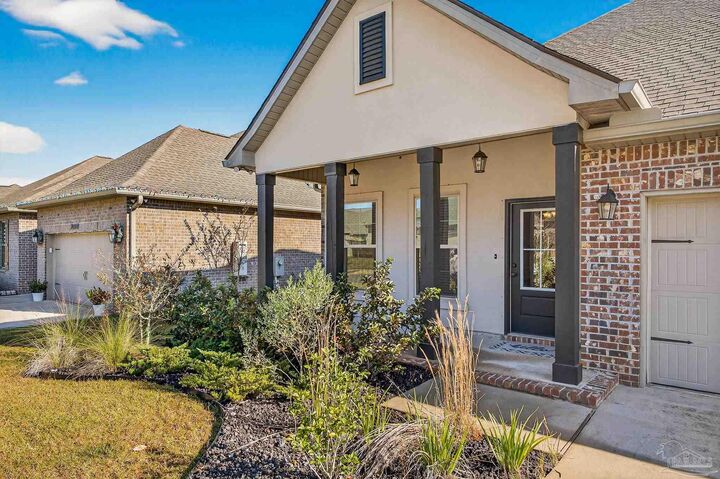 Property Photo:  3223 Mountain Laurel Tr  FL 32533 