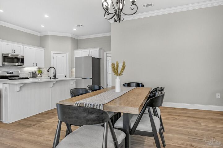 Property Photo:  3223 Mountain Laurel Tr  FL 32533 