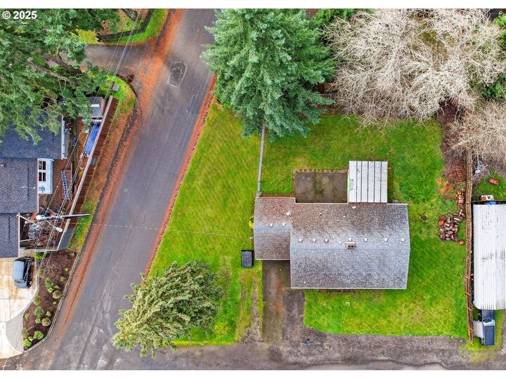 Property Photo:  16731 SE Blanton St  OR 97267 