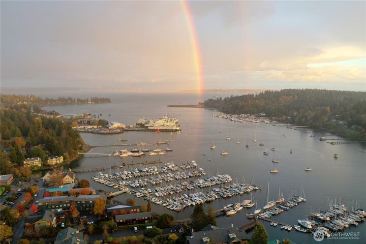 Property Photo:  141  Parfitt Way SW A-35  WA 98110 