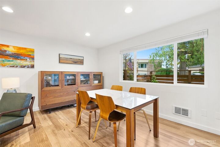 Property Photo: 335 Heather Road 208 WA 98203