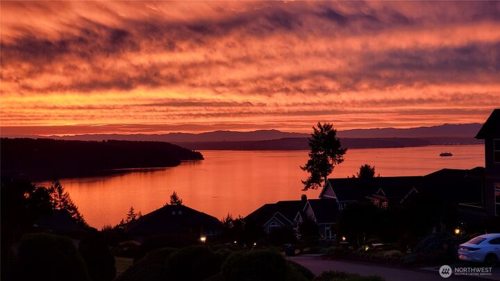 Property Photo:  2225  87th Street Ct NW  WA 98332 