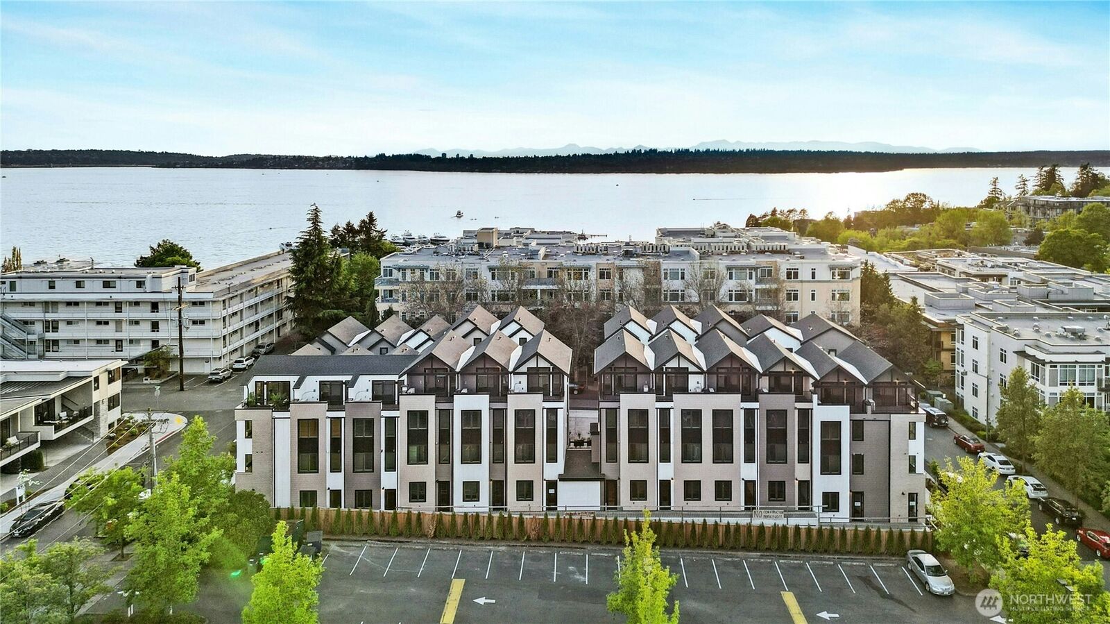 Property Photo:  112 B  2nd Street S  WA 98033 