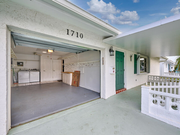 Property Photo: 1710 SW 22nd Street FL 33426