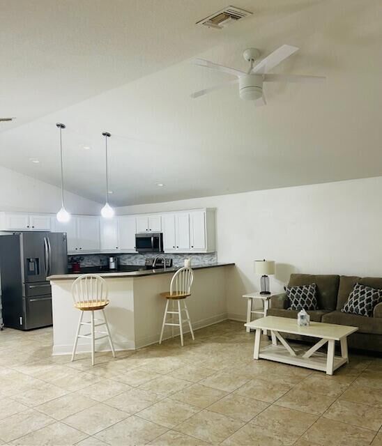 Property Photo: 5946 SE Inez Avenue FL 34997