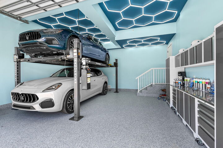 Property Photo: 527 Coral Sands Way FL 34949