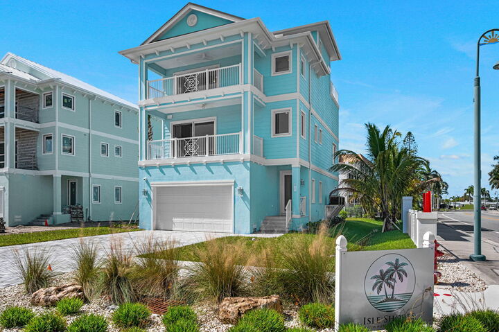 Property Photo:  527 Coral Sands Way  FL 34949 