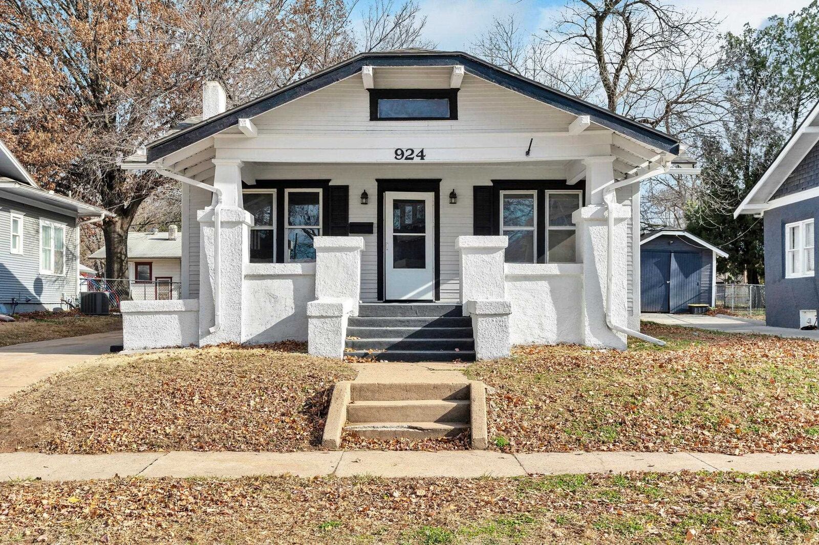 Property Photo: 924 N Rutan St KS 67208-3043