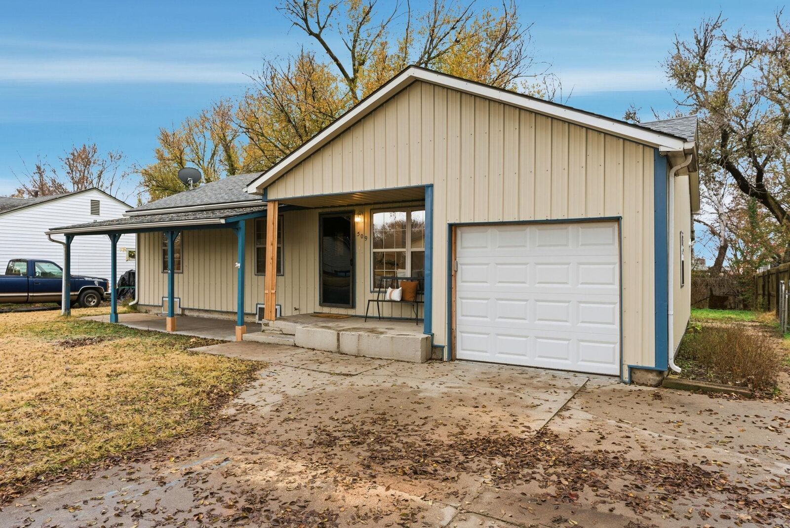 Property Photo:  509 N 9th St  KS 67144 